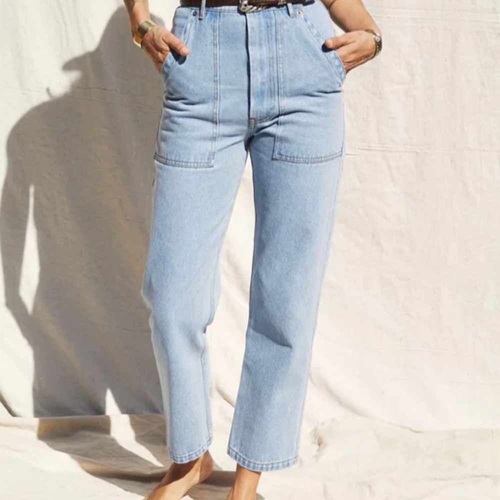 High waisted, deep pockets, straight leg jeans